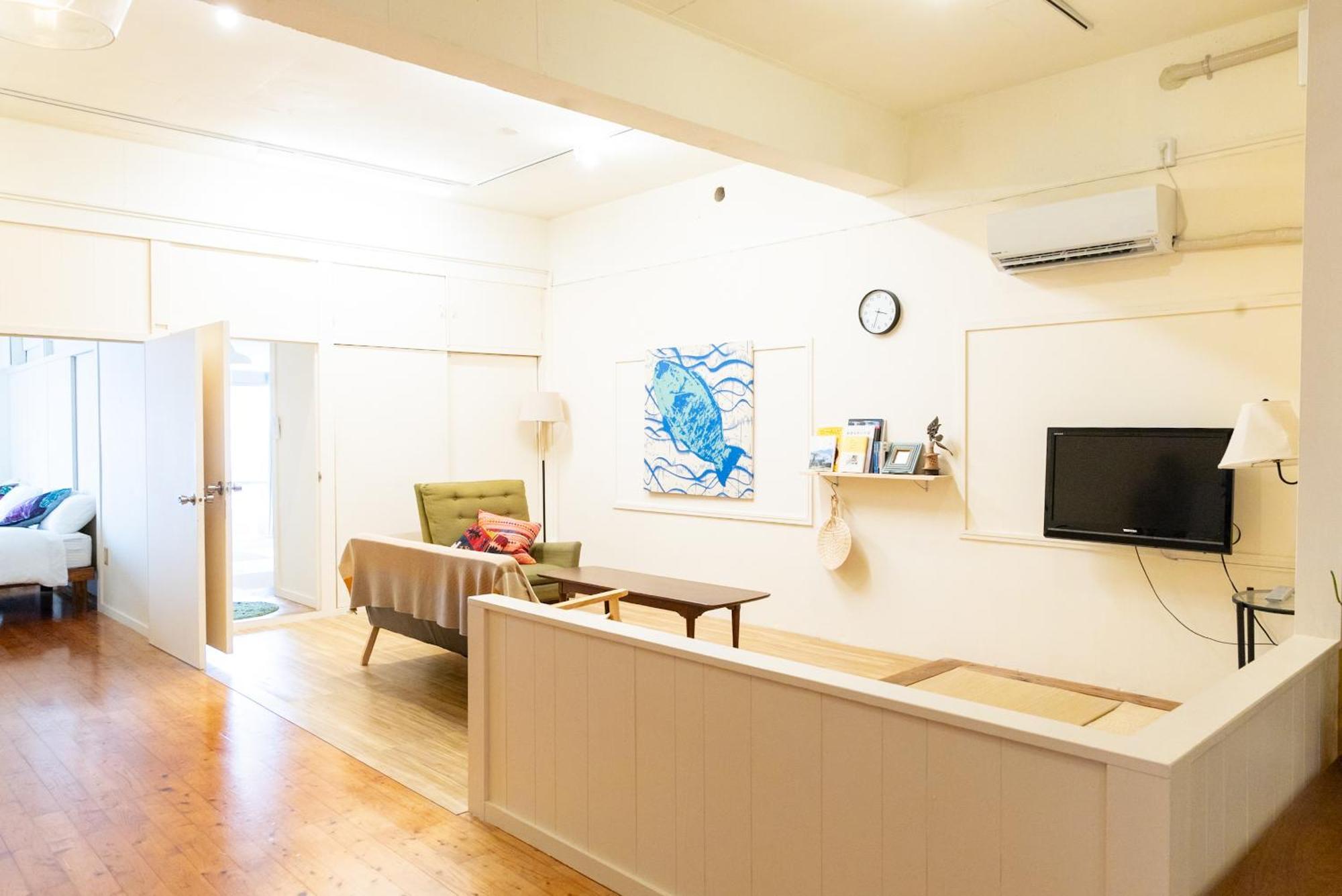 Pineapple Hotel นาฮะ ภายนอก รูปภาพ